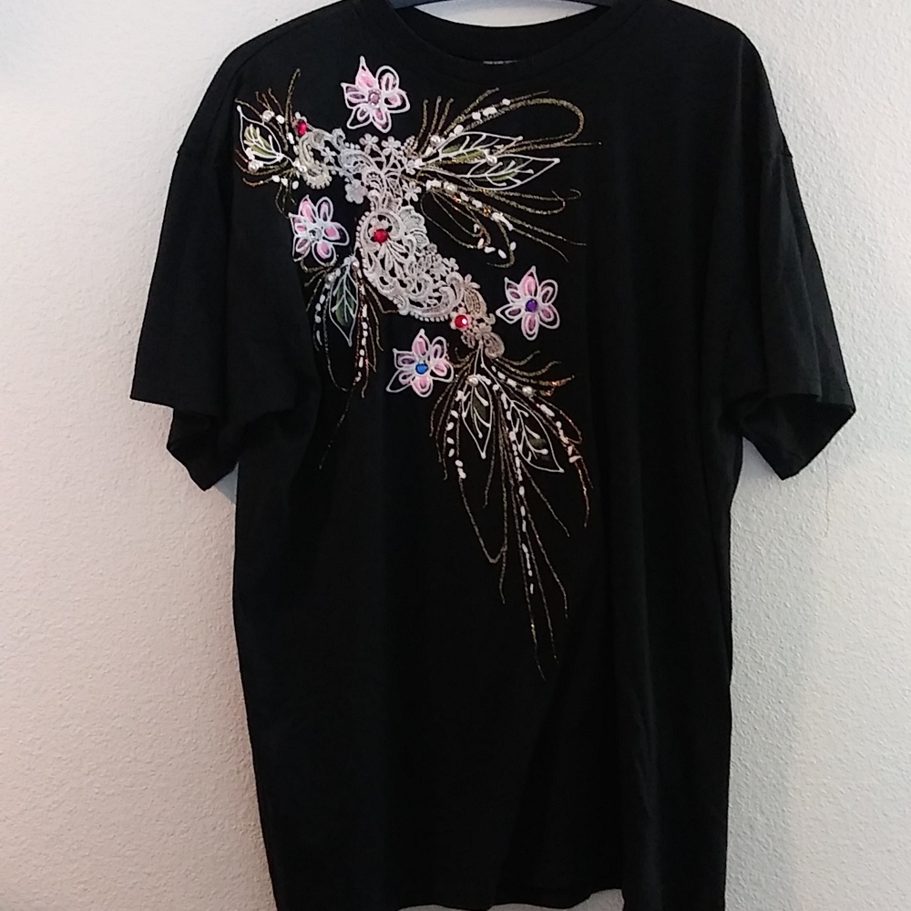 Pre loved hand designed tshirt